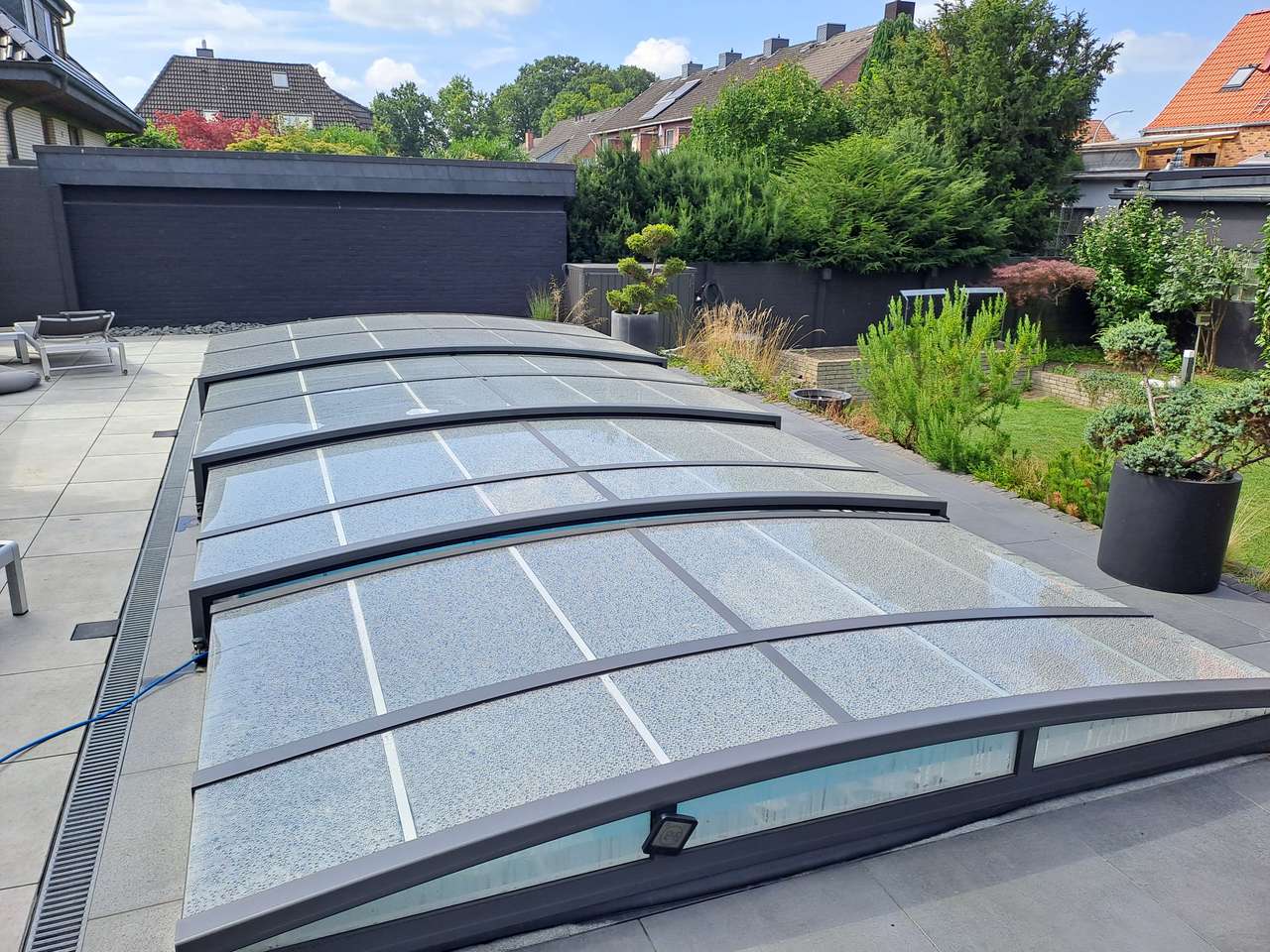 hochwertiges 4-Zimmer-Einfamilienhaus (KfW 70) mit PV-Anlage, Außenpool und Doppelcarport