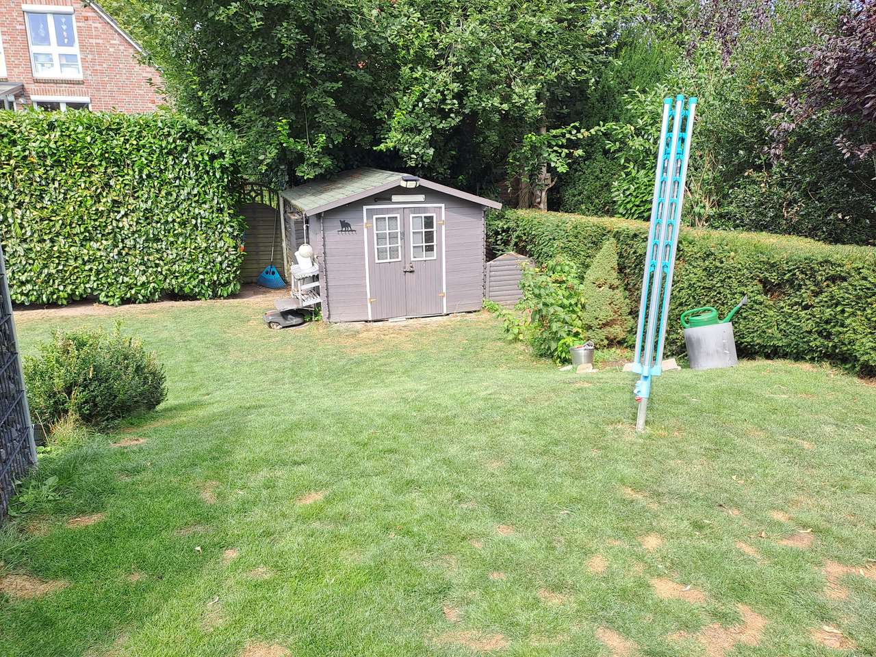 hochwertiges 4-Zimmer-Einfamilienhaus (KfW 70) mit PV-Anlage, Außenpool und Doppelcarport