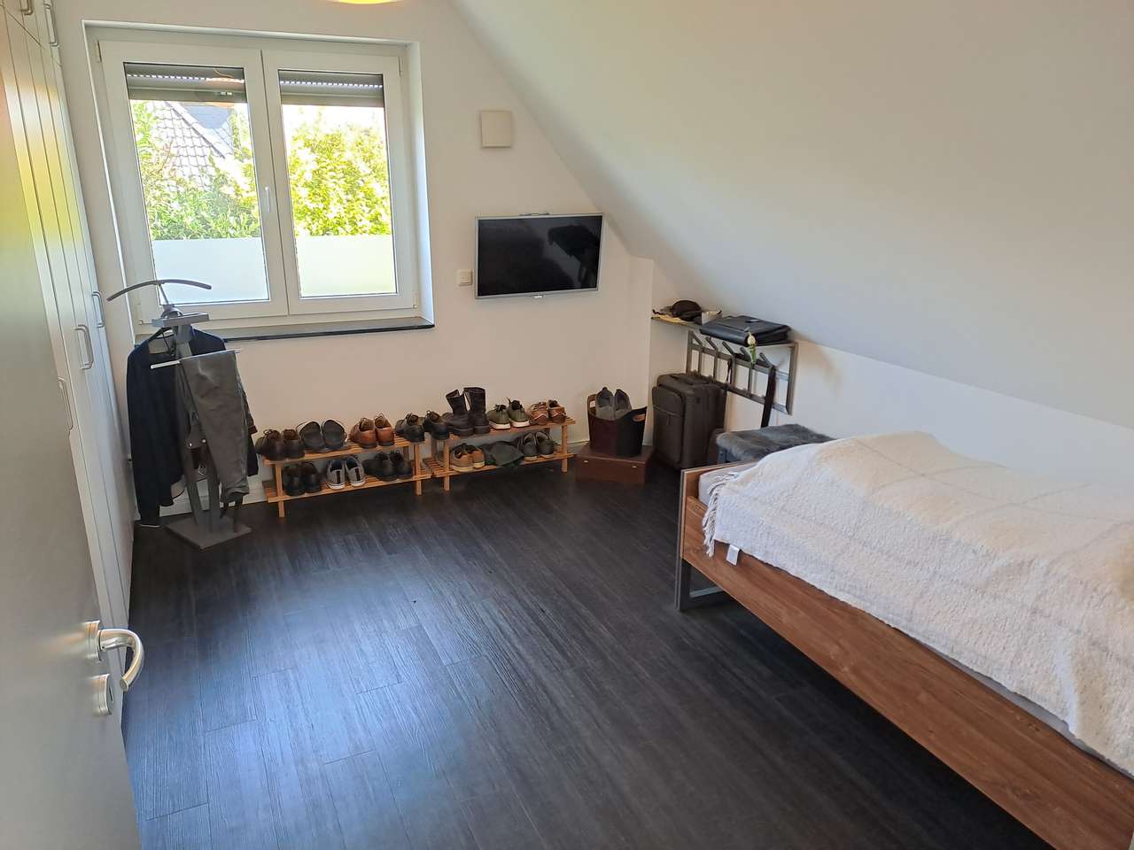 hochwertiges 4-Zimmer-Einfamilienhaus (KfW 70) mit PV-Anlage, Außenpool und Doppelcarport