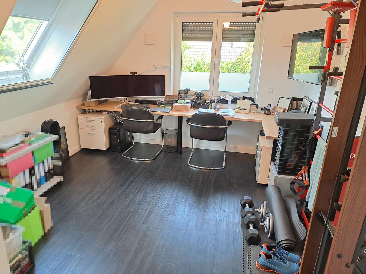 hochwertiges 4-Zimmer-Einfamilienhaus (KfW 70) mit PV-Anlage, Außenpool und Doppelcarport
