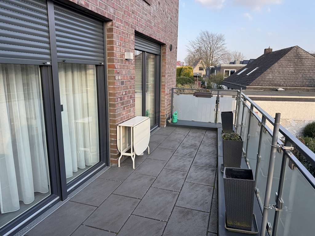 hochwertige 2,5-Zimmer-Wohnung (KfW 55) mit Balkon und Fahrstuhl in Altstadtnähe