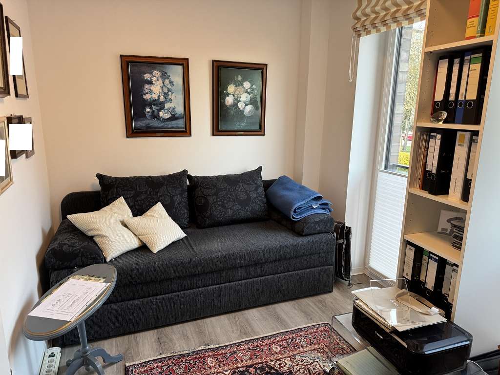 hochwertige 2,5-Zimmer-Wohnung (KfW 55) mit Balkon und Fahrstuhl in Altstadtnähe