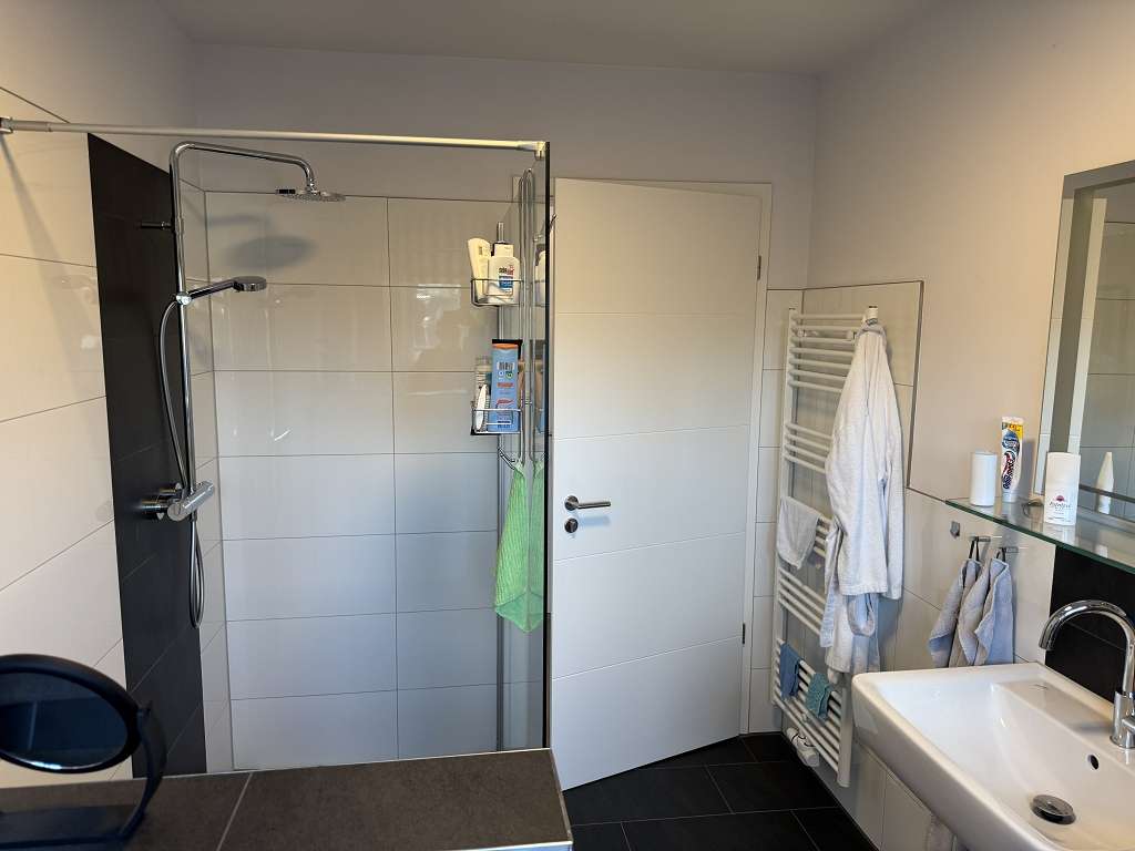 hochwertige 2,5-Zimmer-Wohnung (KfW 55) mit Balkon und Fahrstuhl in Altstadtnähe