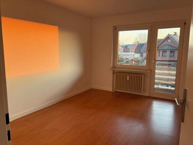 renovierte 3-Zimmer-Wohnung mit Balkon in ruhiger Ortsrandlage