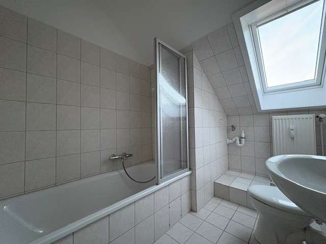 renovierte 3-Zimmer-Wohnung mit Balkon in ruhiger Ortsrandlage
