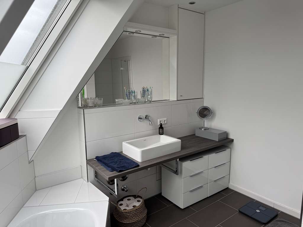 ### hochwertige 3-Zimmer-PENTHOUSE-Wohnung in ALTKLOSTER ###