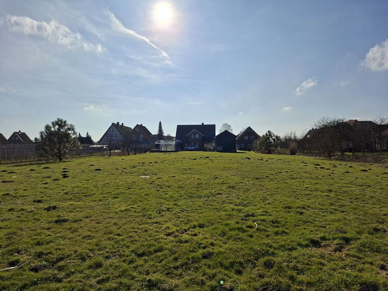 hochwertiges Einfamilienhaus (KfW 70) mit Nebengebäude, Doppelgarage und riesigem Grundstück