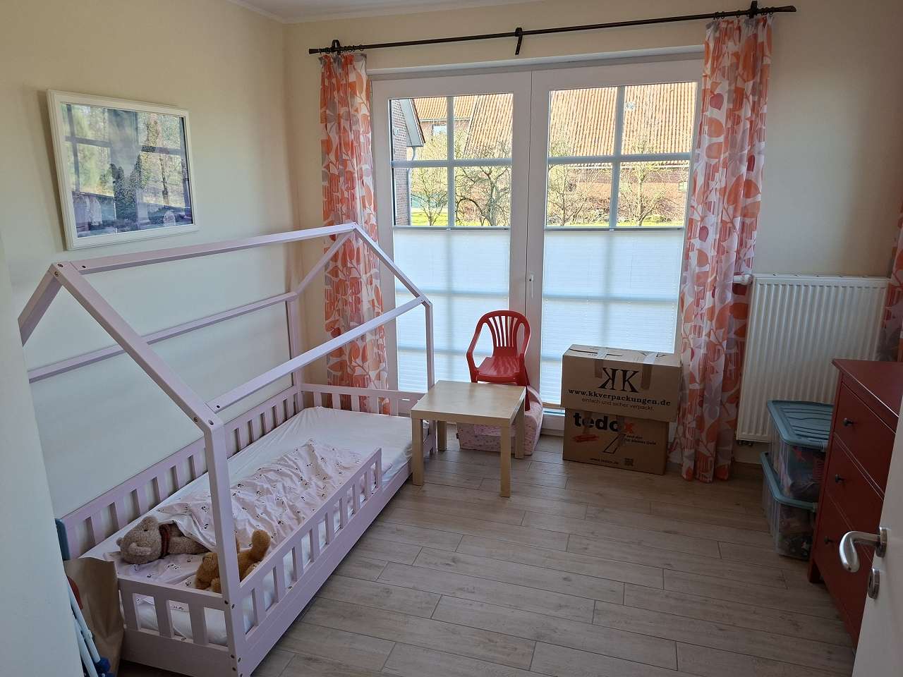 hochwertiges Einfamilienhaus (KfW 70) mit Nebengebäude, Doppelgarage und riesigem Grundstück