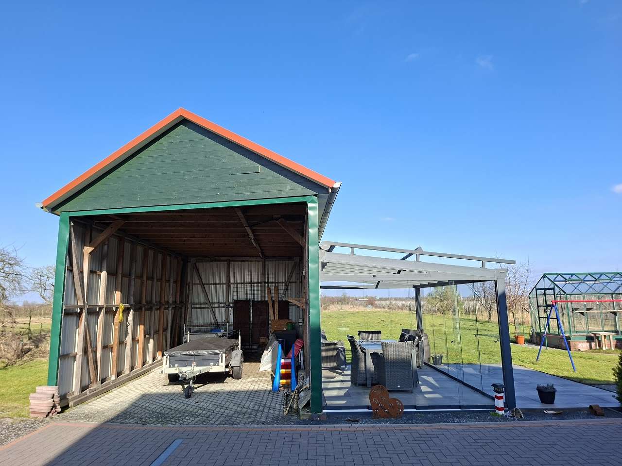 hochwertiges Einfamilienhaus (KfW 70) mit Nebengebäude, Doppelgarage und riesigem Grundstück