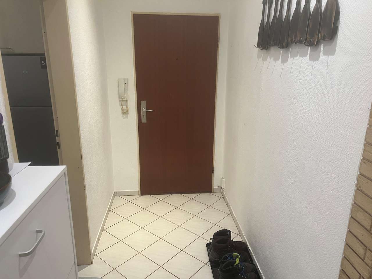 gepflegte 2,5-Zimmer-Eigentumswohnung mit Terrasse zzgl. wohnlich ausgebautem Hobbykeller