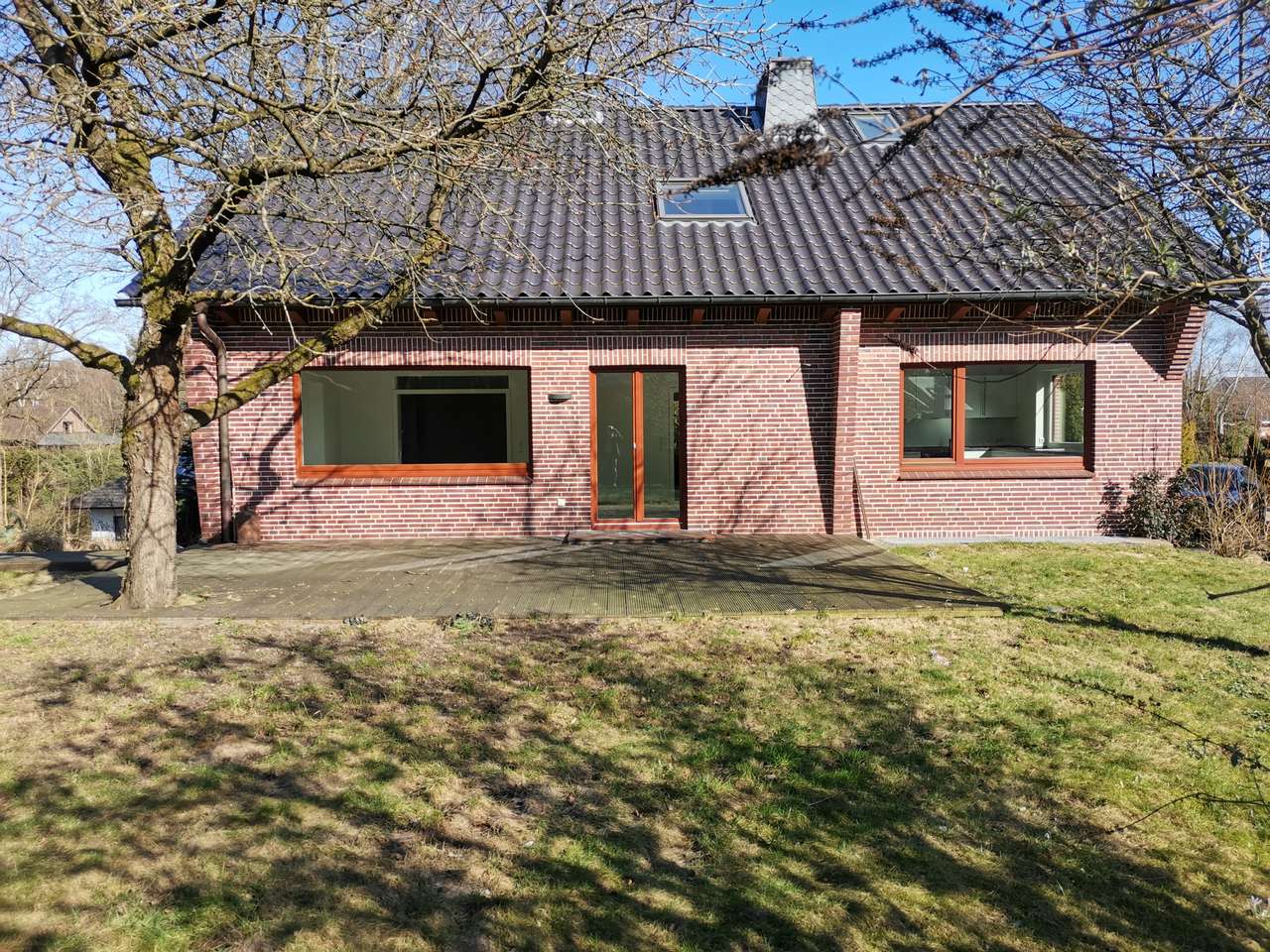 modernisiertes 5-Zimmer-Einfamilienhaus mit Vollkeller & Garage in bevorzugter Wohnlage