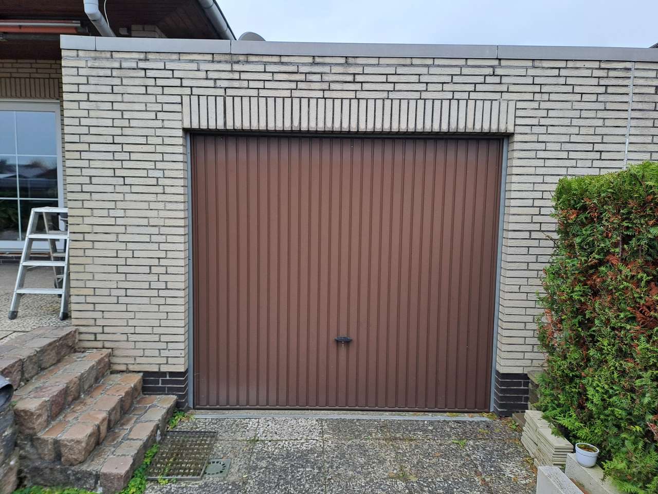 modernisierter 4-Zimmer-Bungalow mit Vollkeller & Garage