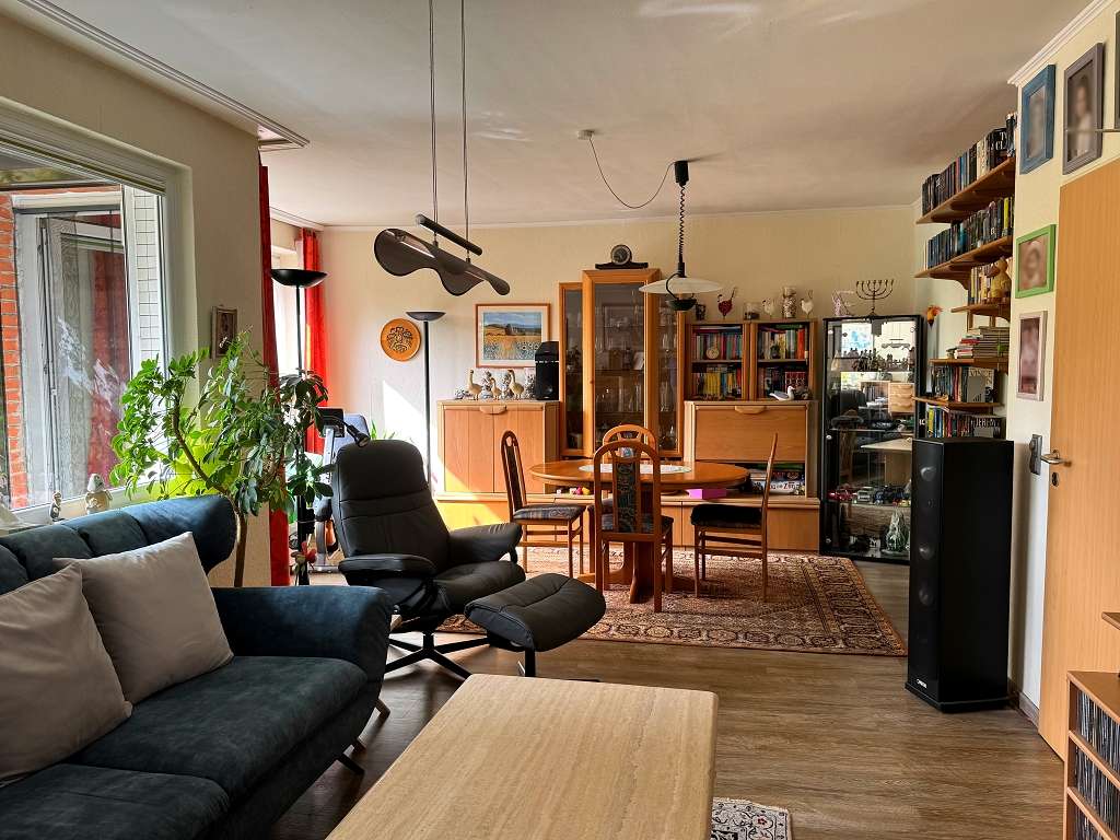 großzügige Maisonette-Wohnung mit Balkon in gefragter Lage – viel Platz auf zwei Ebenen