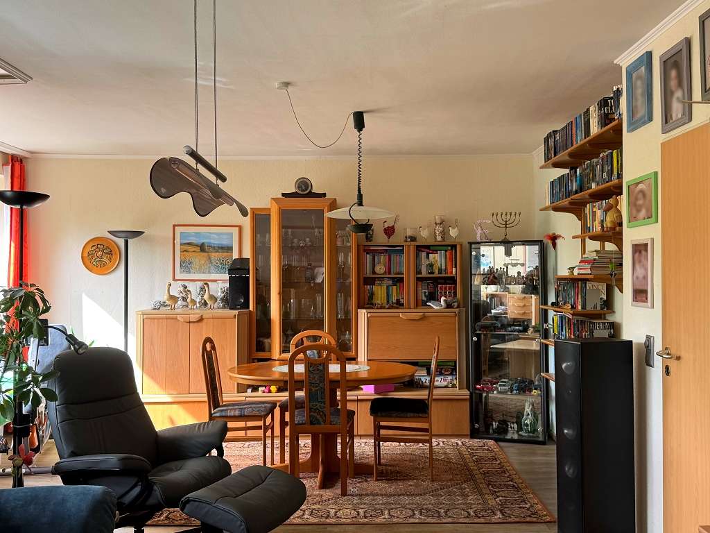 großzügige Maisonette-Wohnung mit Balkon in gefragter Lage – viel Platz auf zwei Ebenen