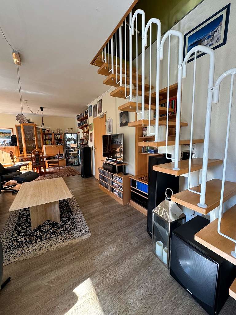 großzügige Maisonette-Wohnung mit Balkon in gefragter Lage – viel Platz auf zwei Ebenen