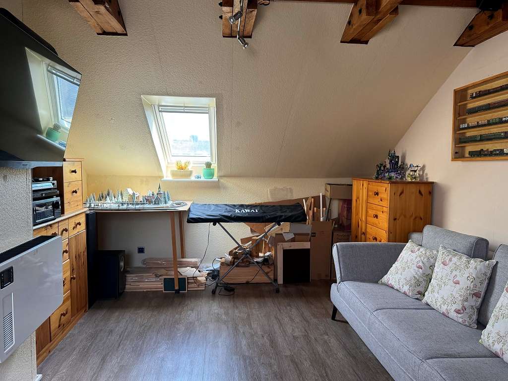 großzügige Maisonette-Wohnung mit Balkon in gefragter Lage – viel Platz auf zwei Ebenen