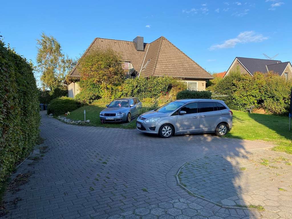 ### vermietetes 7-Zimmer-Dreifamilienhaus in Elbnähe ###