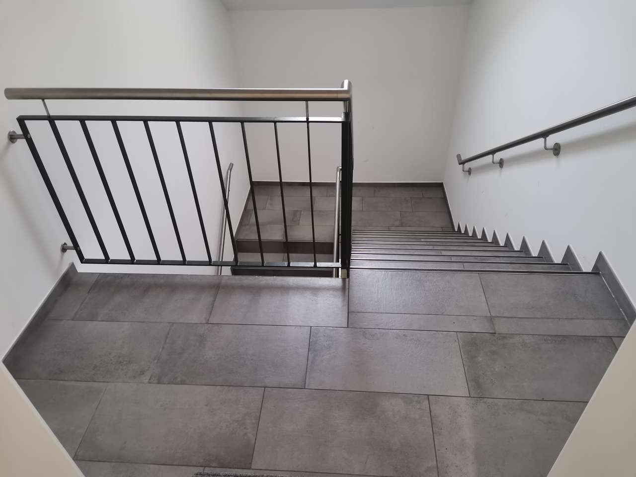 hochwertige 3,5-Zimmer-„PENTHOUSE“-Eigentumswohnung von 2020 in ruhiger Wohnlage