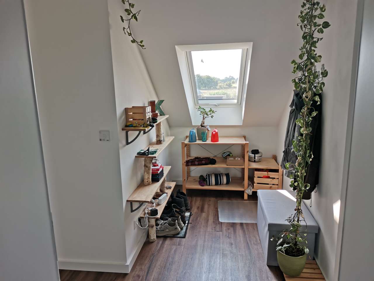 hochwertige 3,5-Zimmer-„PENTHOUSE“-Eigentumswohnung von 2020 in ruhiger Wohnlage