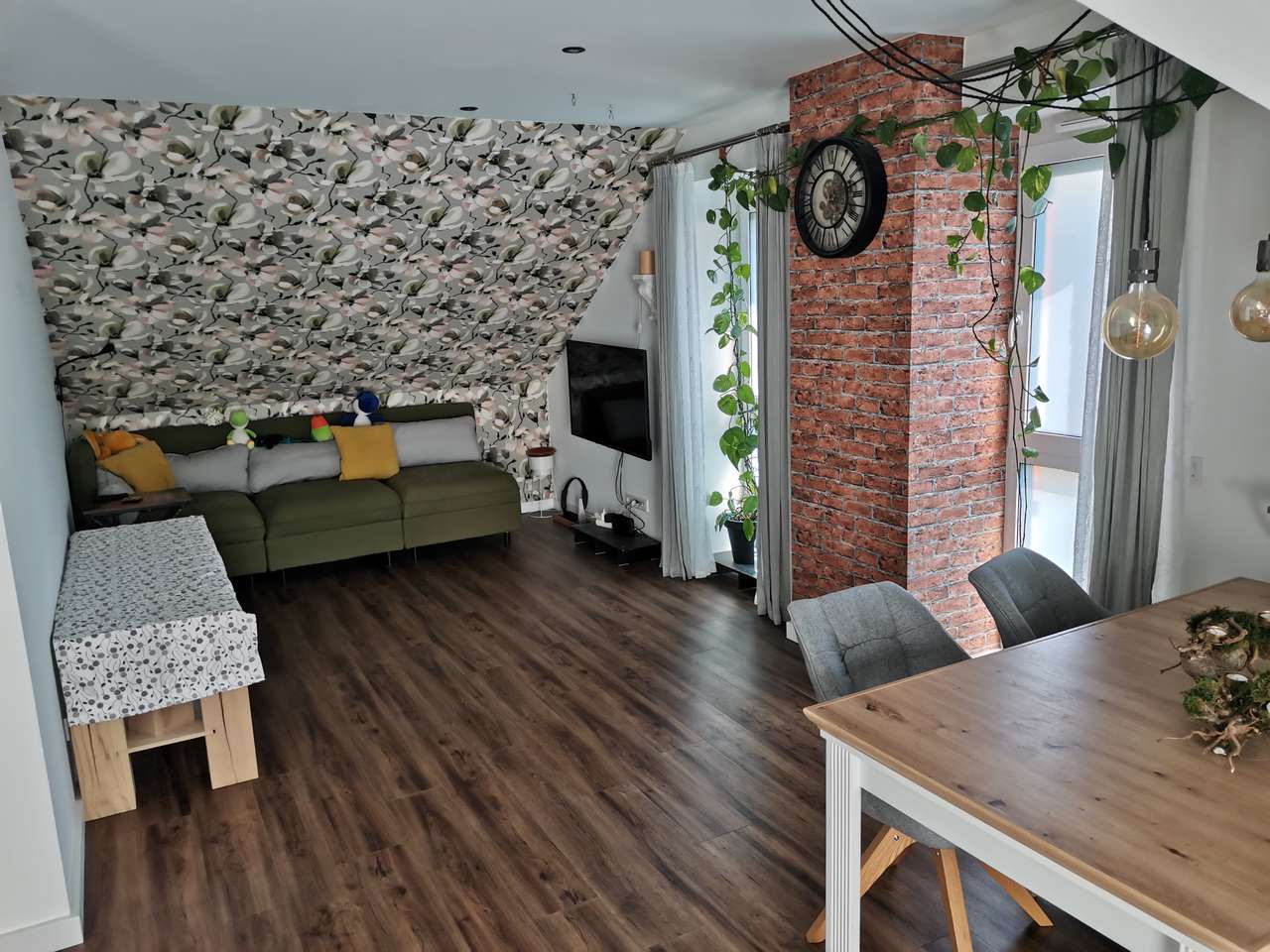hochwertige 3,5-Zimmer-„PENTHOUSE“-Eigentumswohnung von 2020 in ruhiger Wohnlage