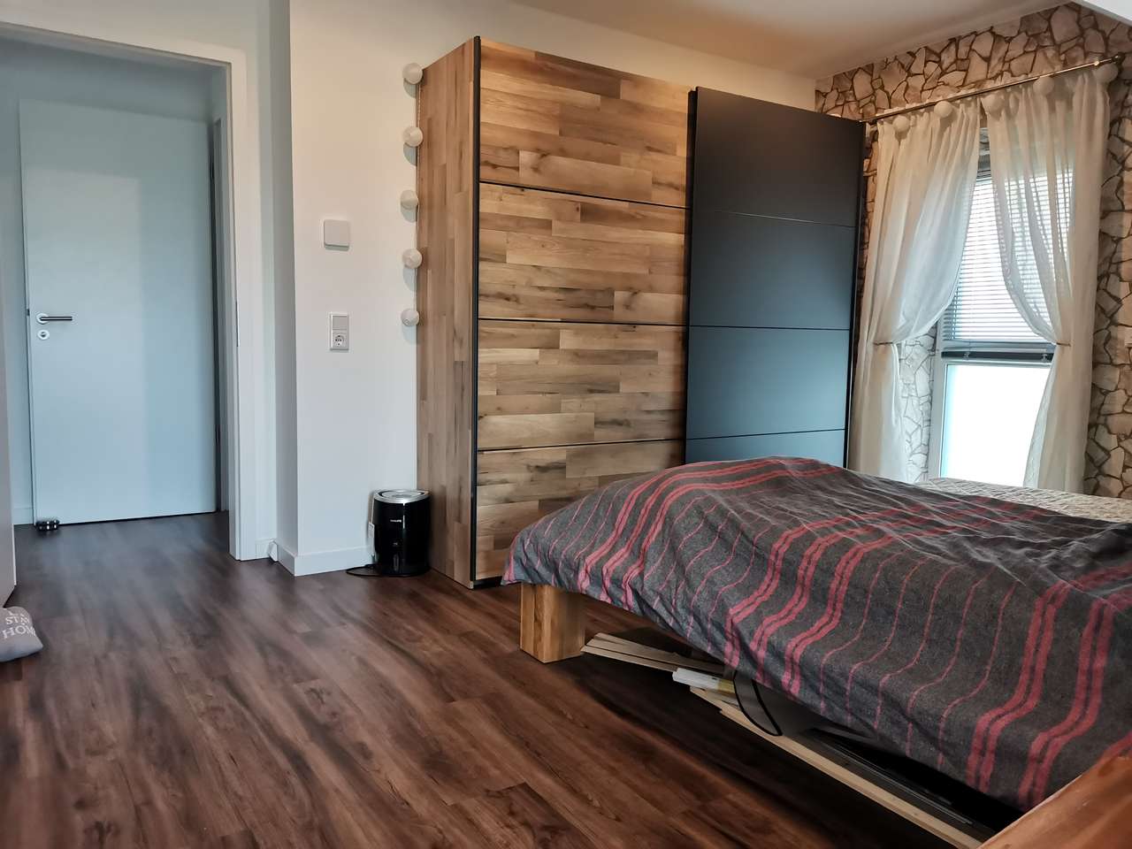 hochwertige 3,5-Zimmer-„PENTHOUSE“-Eigentumswohnung von 2020 in ruhiger Wohnlage