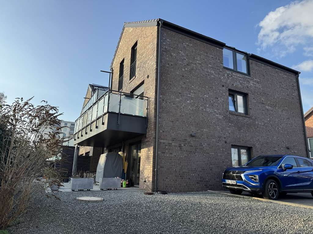 hochwertige 2,5-Zimmer-Wohnung (KfW 55) mit Balkon und Fahrstuhl in Altstadtnähe 