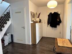 Eingangsbereich (2. Etage) Eingangsbereich (2. Etage)