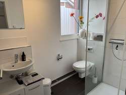 Duschbad (2. Etage) Duschbad (2. Etage)