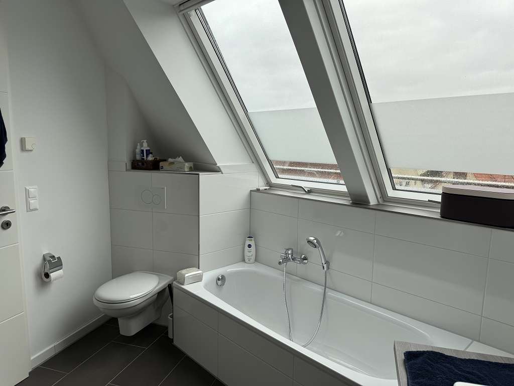 Badezimmer (3. Etage) Badezimmer (3. Etage)