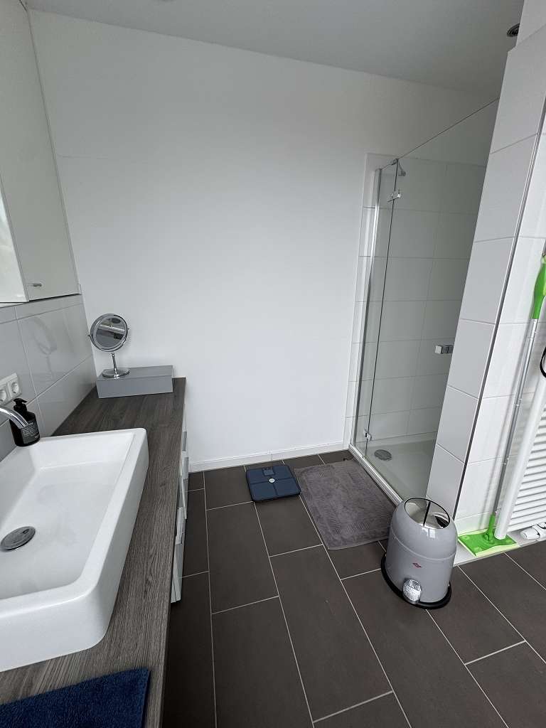 Badezimmer (3. Etage) Badezimmer (3. Etage)