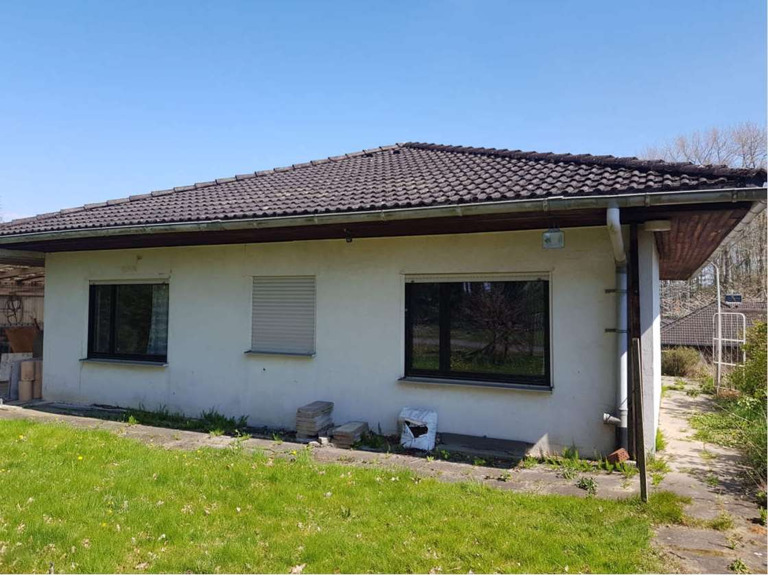 Renovierungsbedürftiger Bungalow mit großem Potenzial- ideal für Handwerker und Eigenheimbauer 